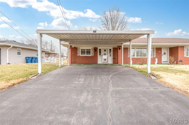 805 Carl Street, Collinsville, IL 62234