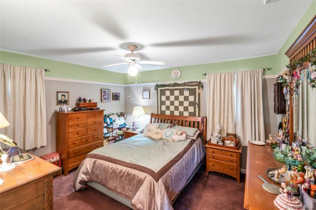 25 Del Place, Hauppauge, NY 11788