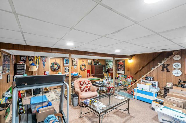 25 Del Place, Hauppauge, NY 11788