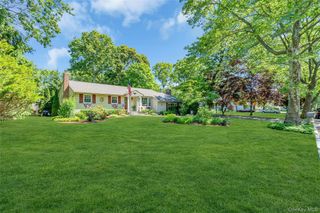 25 Del Place, Hauppauge, NY 11788