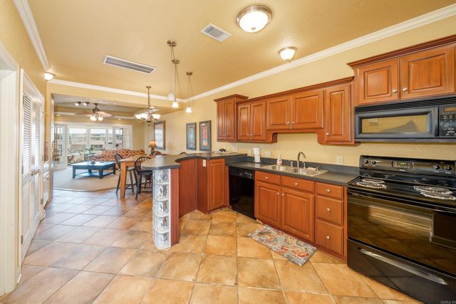 151 Peters Pt, Hot Springs, AR 71913