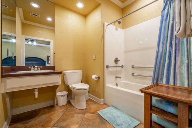 151 Peters Pt, Hot Springs, AR 71913