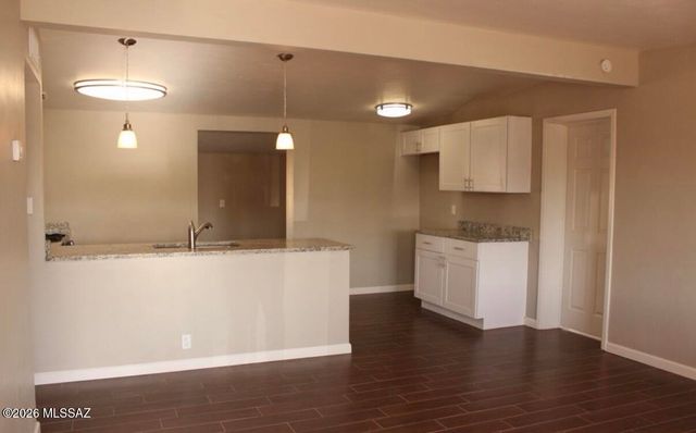 1725 S Woodland Avenue, Tucson, AZ 85711