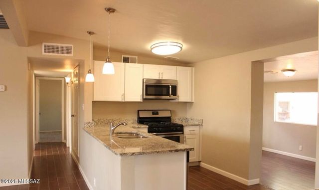 1725 S Woodland Avenue, Tucson, AZ 85711