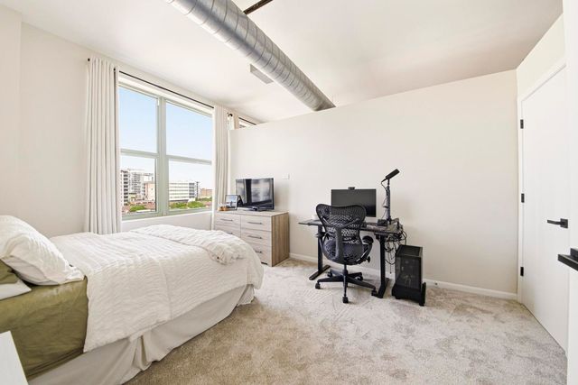 2001 S Calumet Avenue 711, Chicago, IL 60616