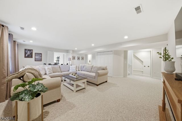 38 Bourne Circle 38, Hardyston Twp., NJ 07419