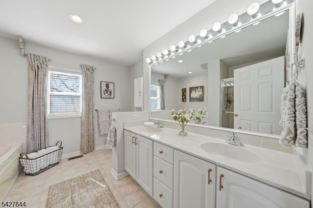 38 Bourne Circle 38, Hardyston Twp., NJ 07419