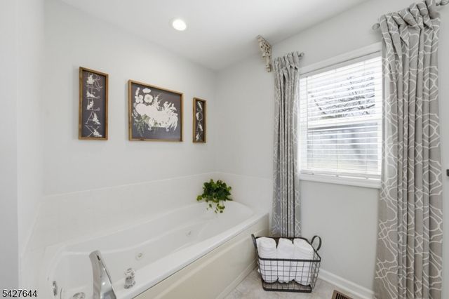 38 Bourne Circle 38, Hardyston Twp., NJ 07419