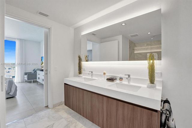 401 N Birch Road 514, Fort Lauderdale, FL 33304