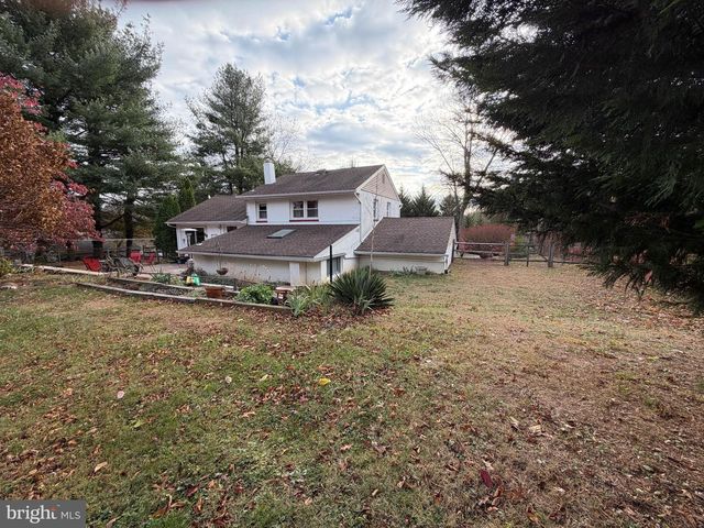 106 S SHADY RETREAT RD, Doylestown, PA 18901