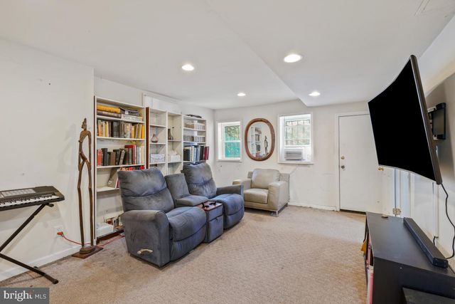 808 SOMERSET PL NW, Washington, DC 20011