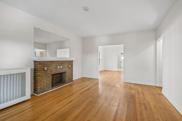 2244 W Argyle Street, Chicago, IL 60625