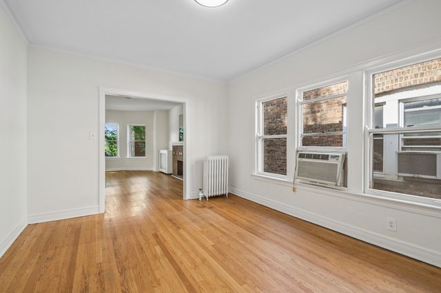 2244 W Argyle Street, Chicago, IL 60625