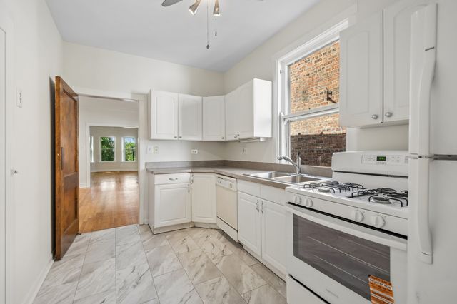 2244 W Argyle Street, Chicago, IL 60625