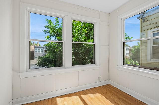 2244 W Argyle Street, Chicago, IL 60625