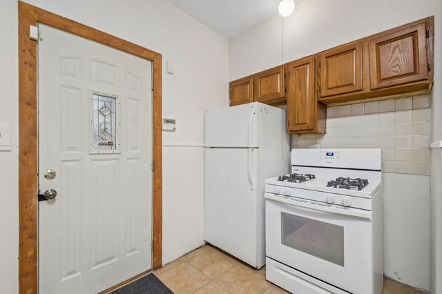 2244 W Argyle Street, Chicago, IL 60625