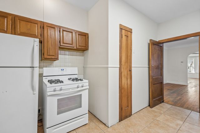 2244 W Argyle Street, Chicago, IL 60625