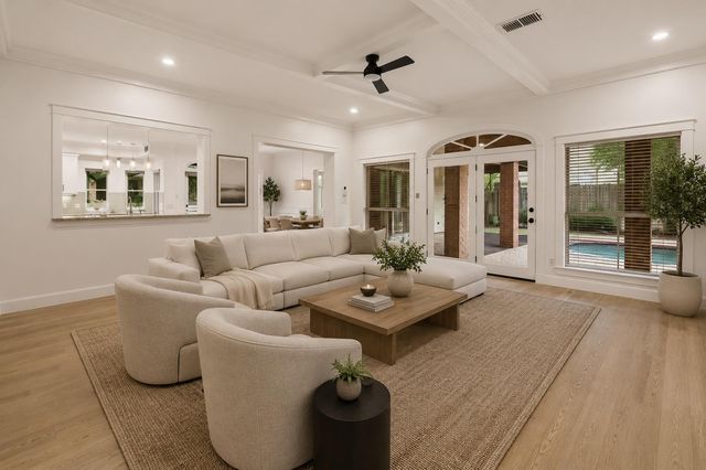 33 Cottondale RD, The Hills, TX 78738