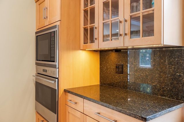2 Doris Rd, Bedford, MA 01730