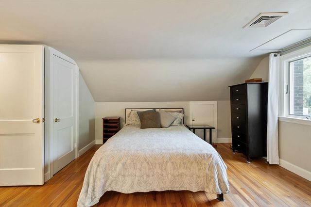 2 Doris Rd, Bedford, MA 01730
