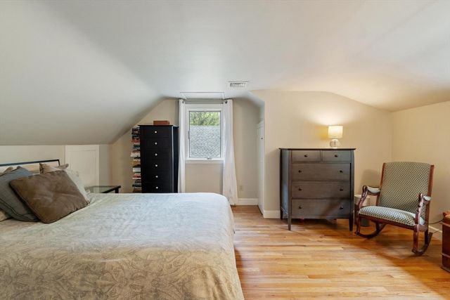 2 Doris Rd, Bedford, MA 01730