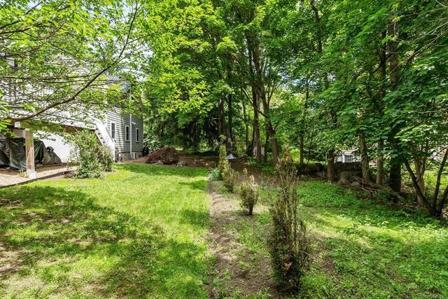 2 Doris Rd, Bedford, MA 01730