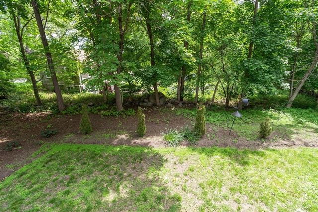 2 Doris Rd, Bedford, MA 01730