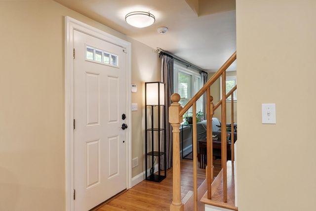 2 Doris Rd, Bedford, MA 01730