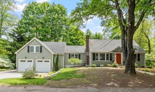 2 Doris Rd, Bedford, MA 01730