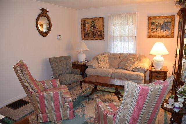 62 Balfour Drive, Springfield, MA 01118