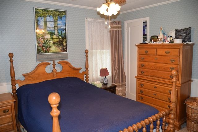 62 Balfour Drive, Springfield, MA 01118