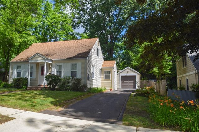 62 Balfour Drive, Springfield, MA 01118