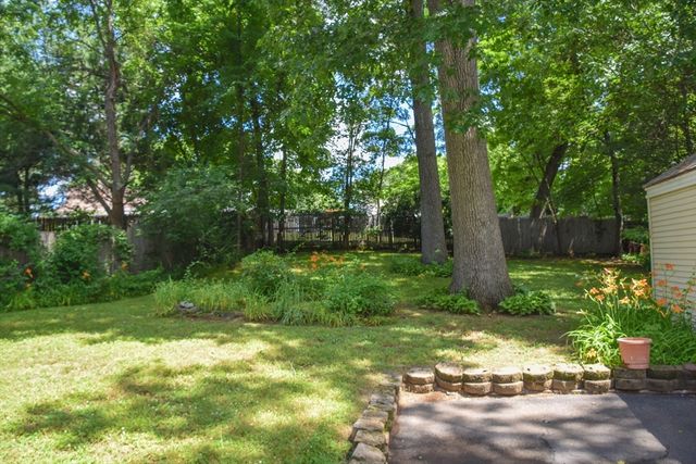 62 Balfour Drive, Springfield, MA 01118