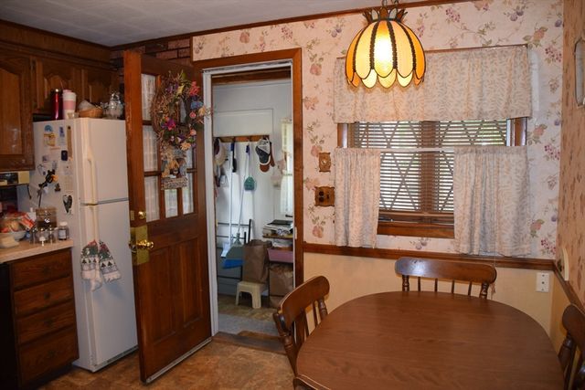 62 Balfour Drive, Springfield, MA 01118