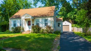 62 Balfour Drive, Springfield, MA 01118