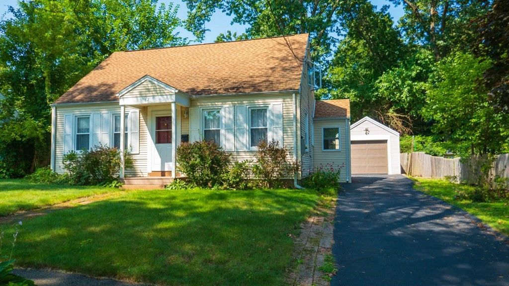 62 Balfour Drive, Springfield, MA 01118