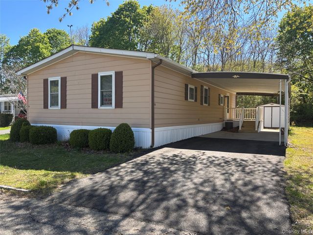 101 West Lane 20B Witt Lane, Riverhead, NY 11901