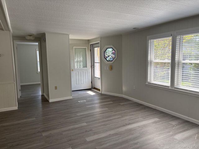 101 West Lane 20B Witt Lane, Riverhead, NY 11901