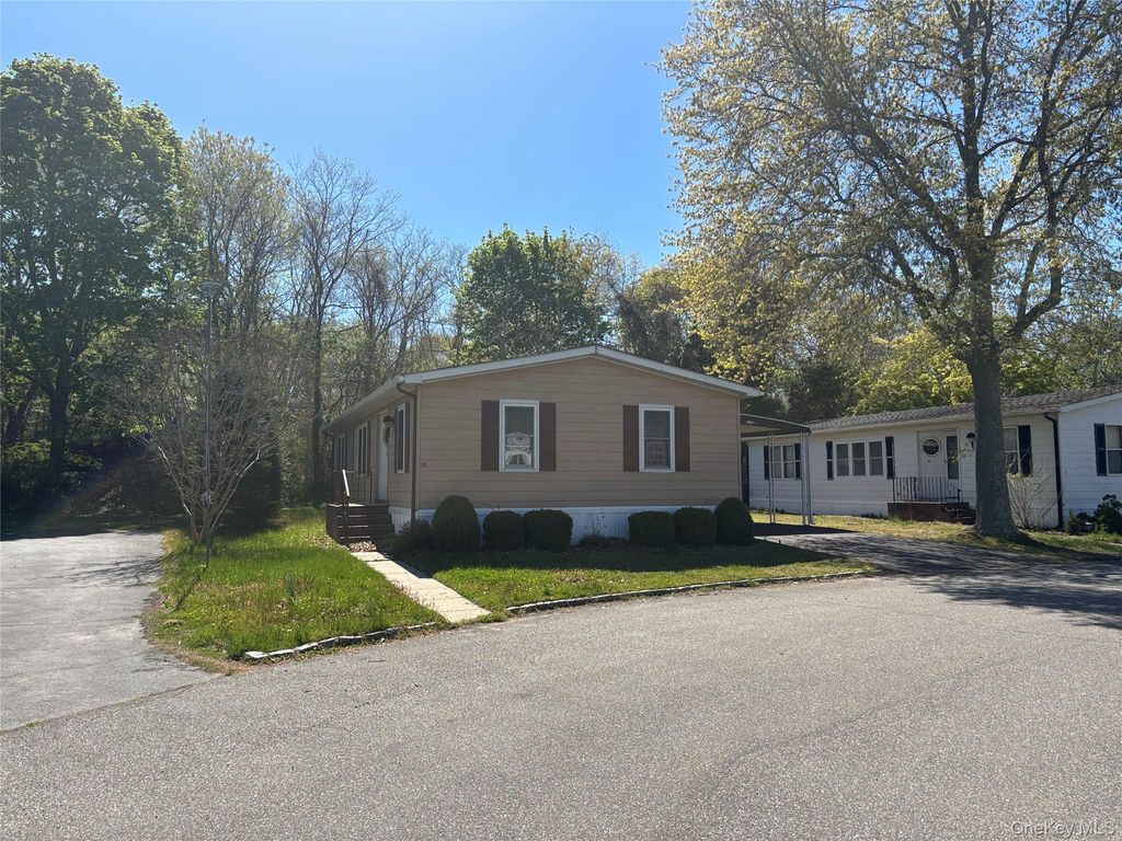 101 West Lane 20B Witt Lane, Riverhead, NY 11901