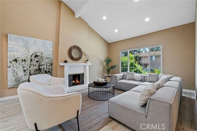 16511 Halsey, Granada Hills (los Angeles), CA 91344