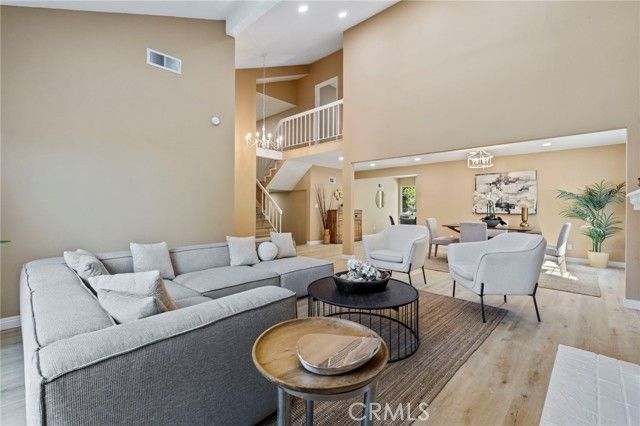 16511 Halsey, Granada Hills (los Angeles), CA 91344