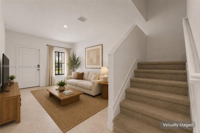 4825 Dillion St, Lake Worth, FL 33463