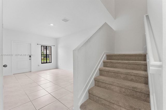 4825 Dillion St, Lake Worth, FL 33463