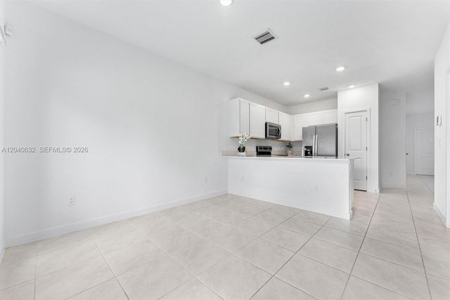 4825 Dillion St, Lake Worth, FL 33463