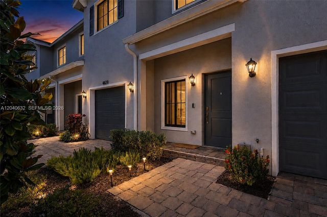 4825 Dillion St, Lake Worth, FL 33463