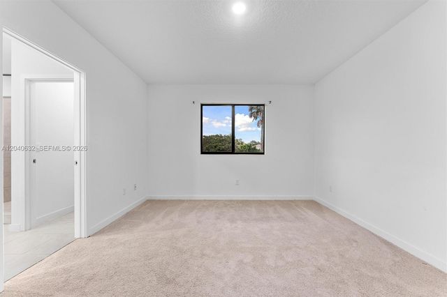 4825 Dillion St, Lake Worth, FL 33463