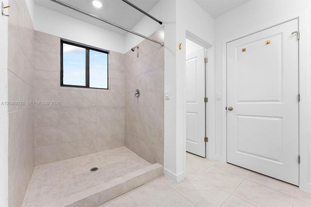 4825 Dillion St, Lake Worth, FL 33463