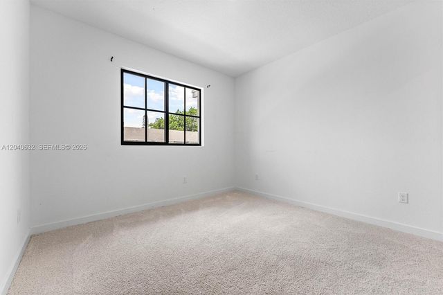 4825 Dillion St, Lake Worth, FL 33463