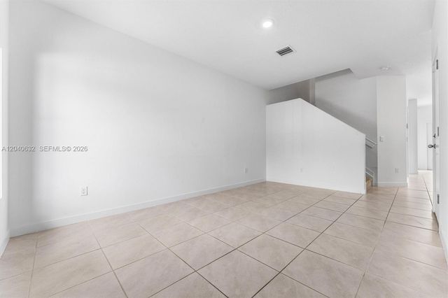 4825 Dillion St, Lake Worth, FL 33463