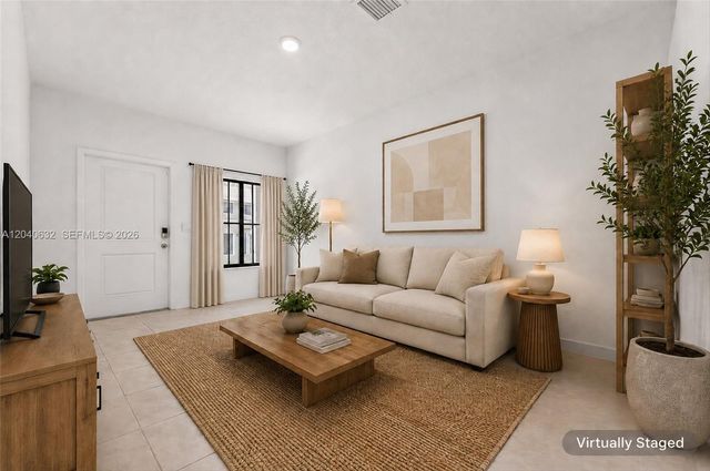 4825 Dillion St, Lake Worth, FL 33463